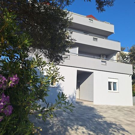 Apartments Miki 2 Novaglia Esterno foto