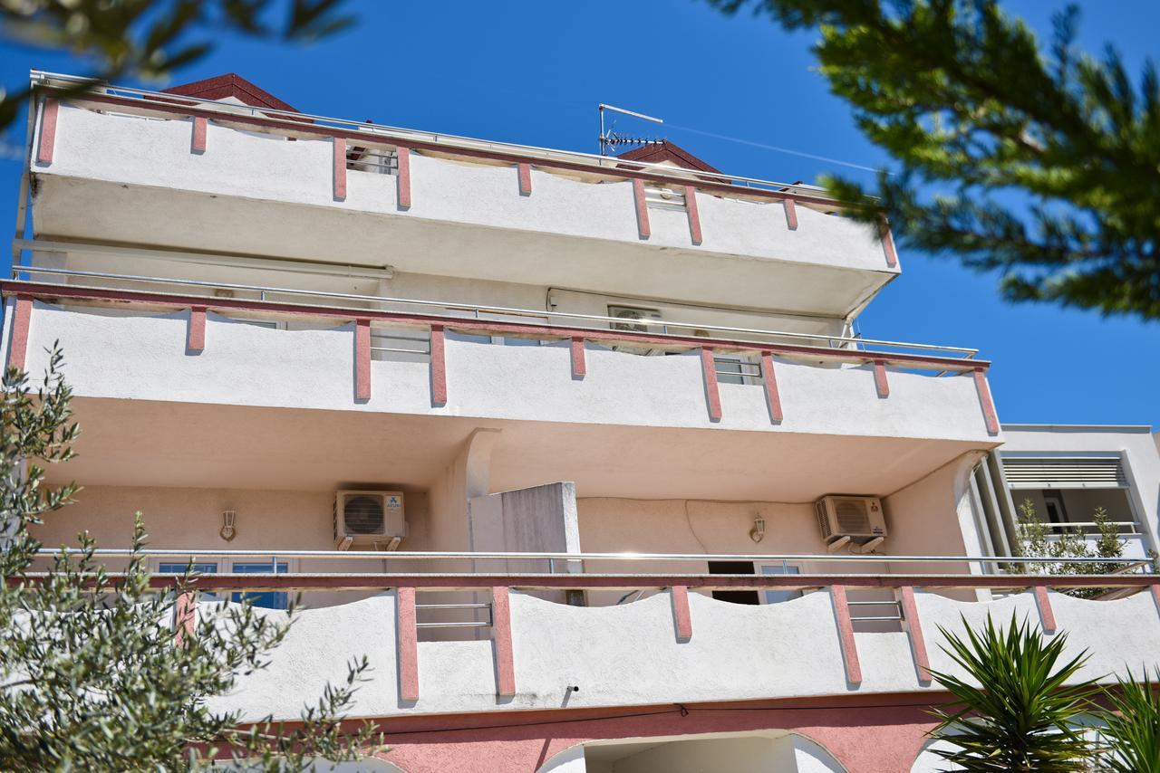 Apartments Miki 2 Novaglia Esterno foto
