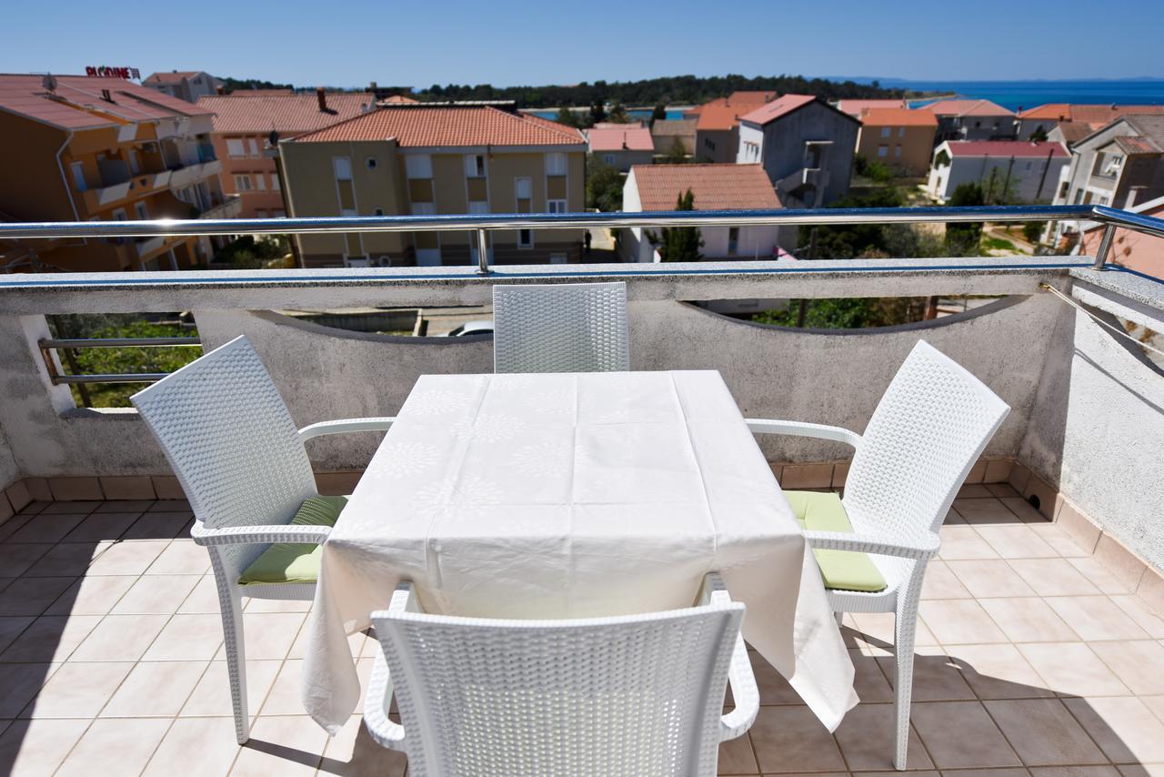 Apartments Miki 2 Novaglia Esterno foto